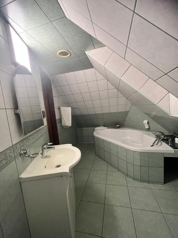 Zajazd Cicha Woda Maniowy Exteriér fotografie